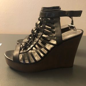 Black strappy wedges